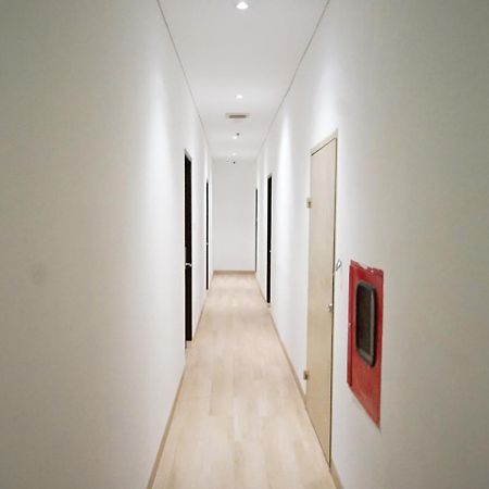 Oyo 344 Kr Hotel Palembang Zewnętrze zdjęcie