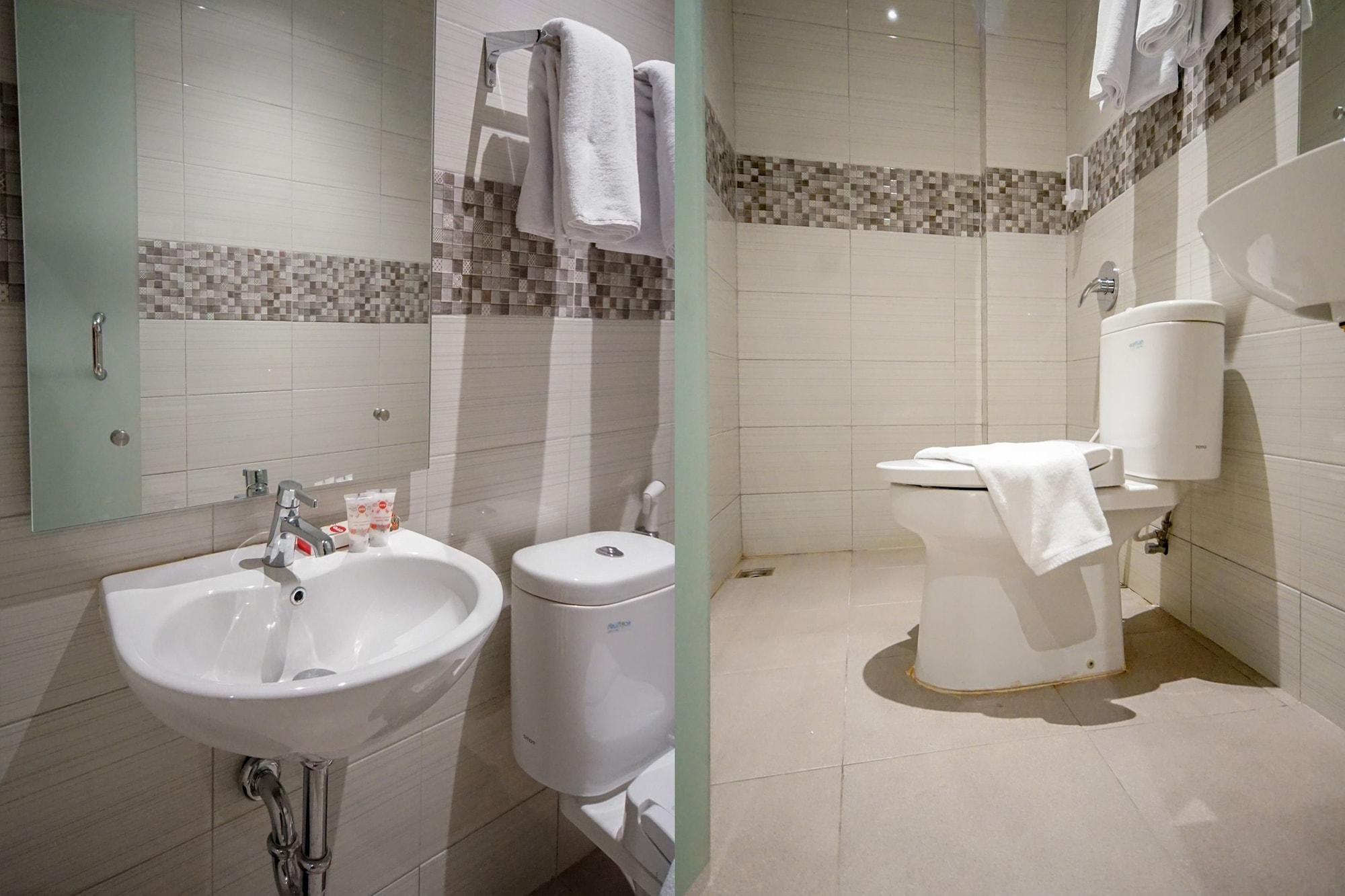 Oyo 344 Kr Hotel Palembang Zewnętrze zdjęcie