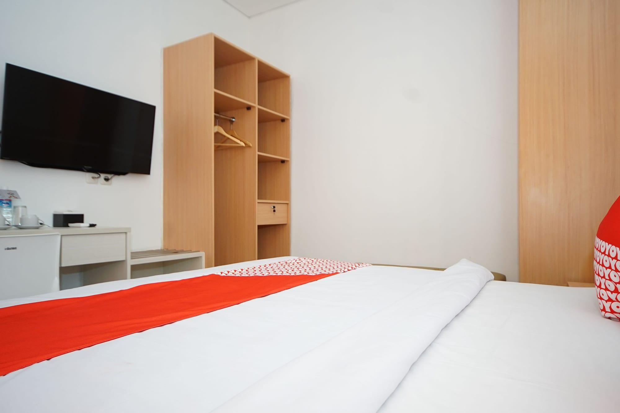 Oyo 344 Kr Hotel Palembang Zewnętrze zdjęcie