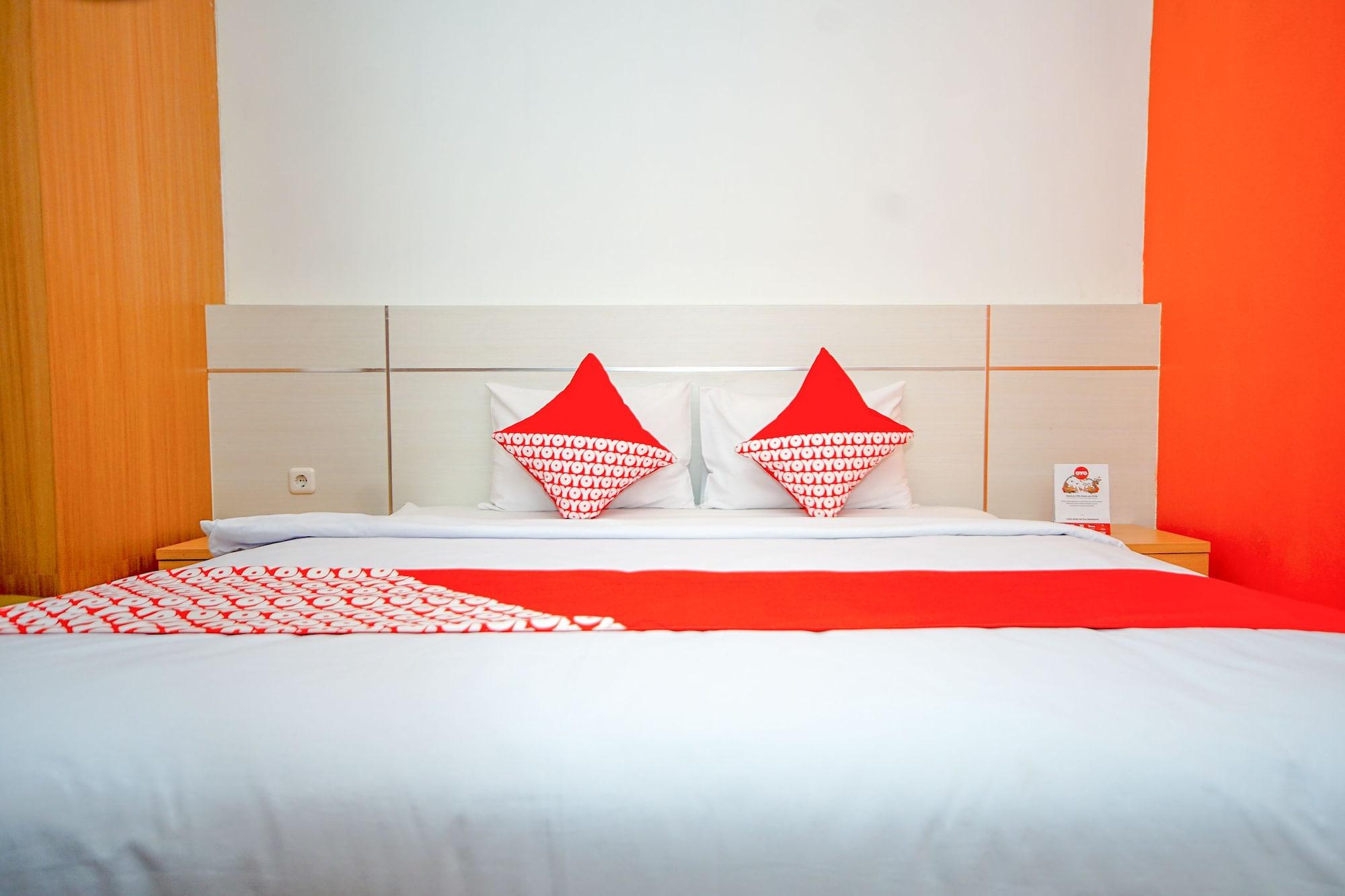 Oyo 344 Kr Hotel Palembang Zewnętrze zdjęcie