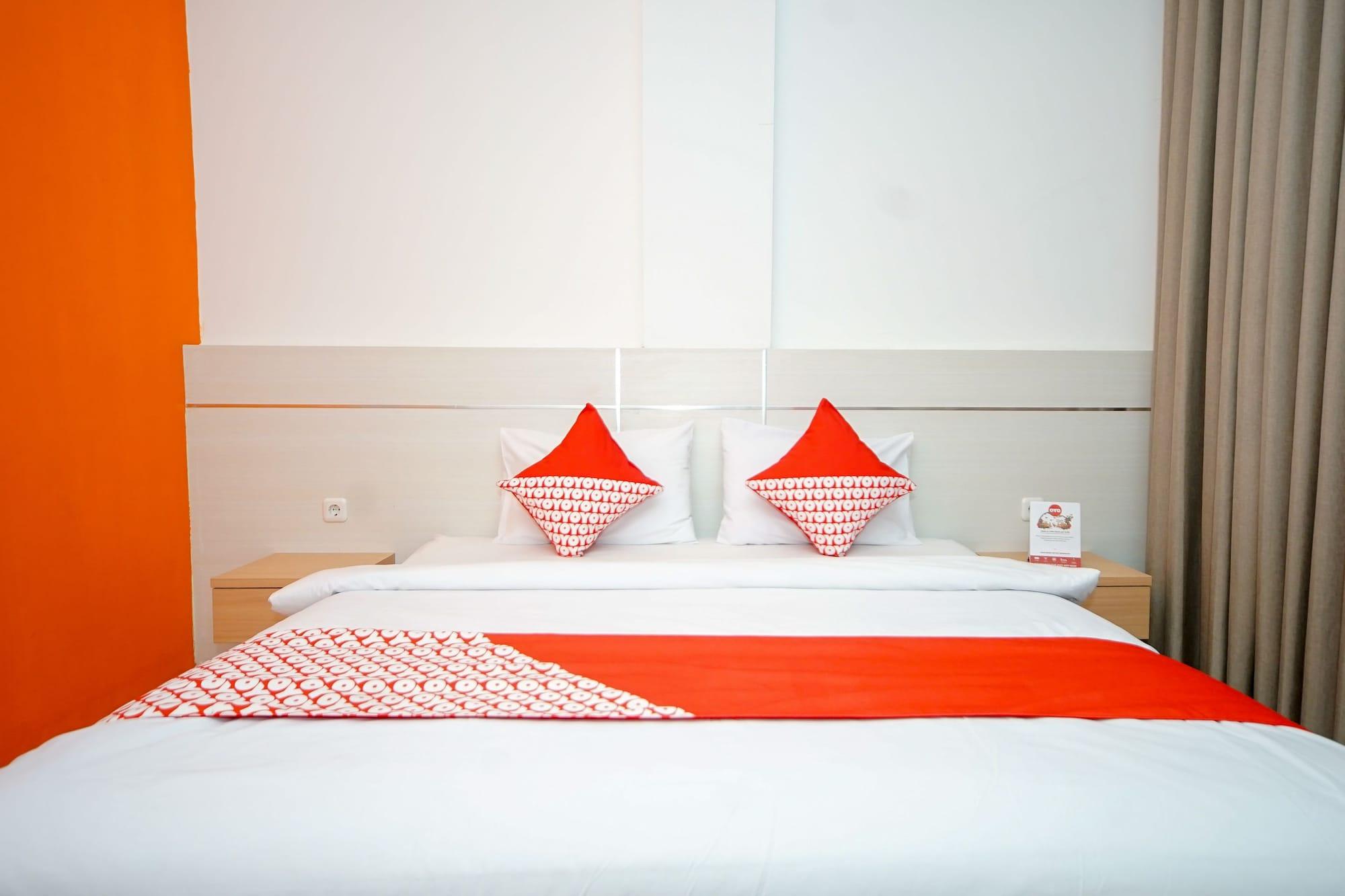Oyo 344 Kr Hotel Palembang Zewnętrze zdjęcie