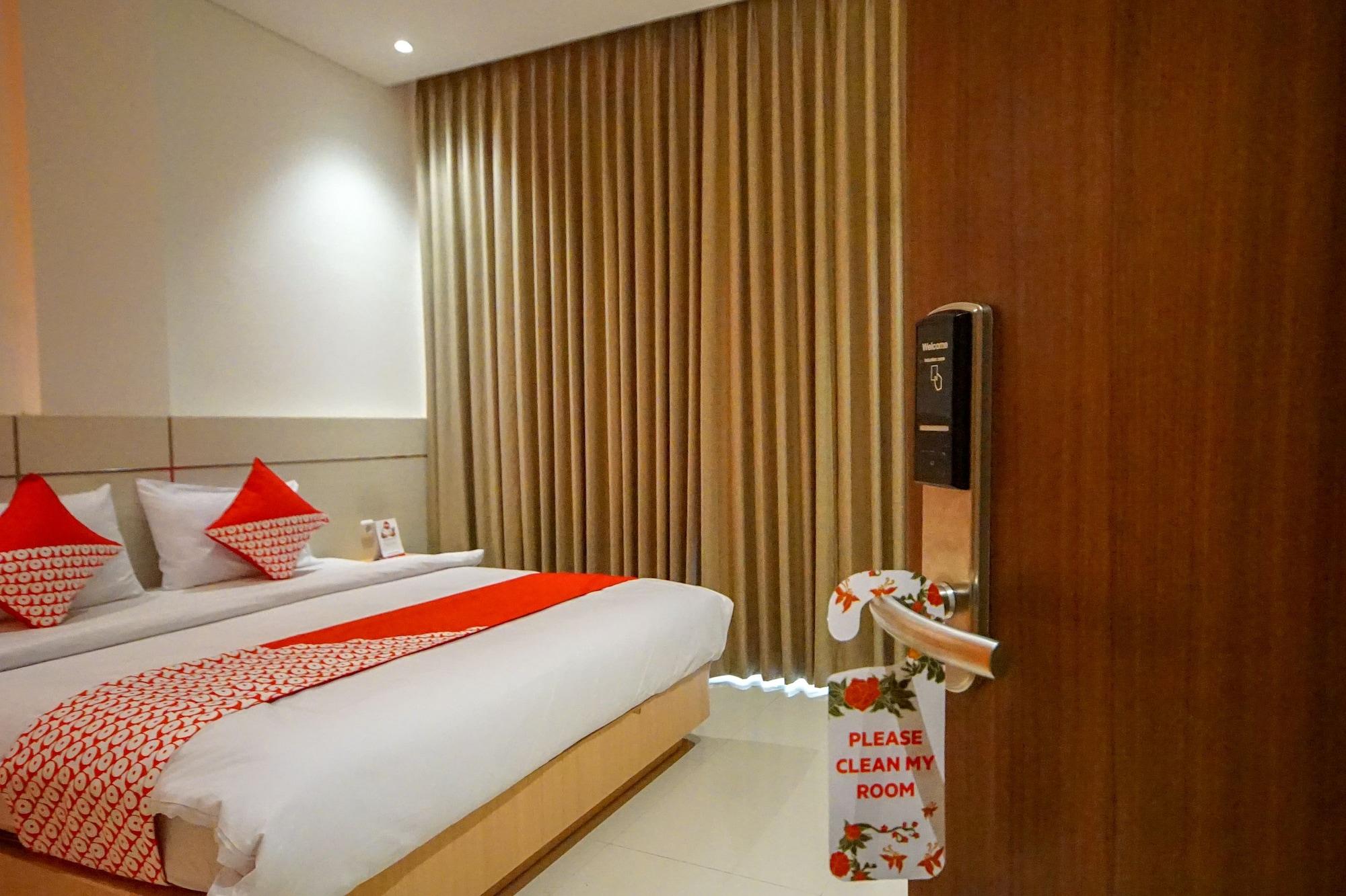 Oyo 344 Kr Hotel Palembang Zewnętrze zdjęcie