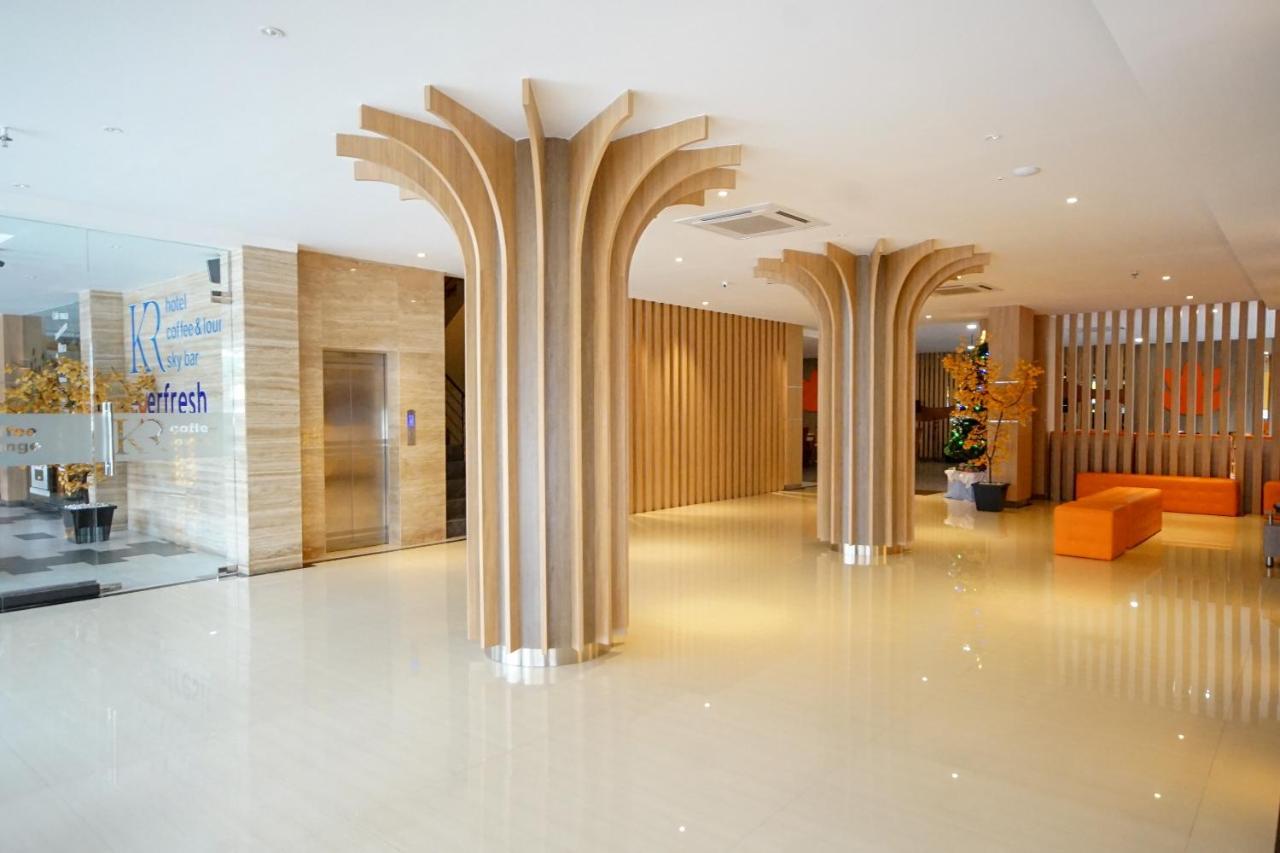 Oyo 344 Kr Hotel Palembang Zewnętrze zdjęcie
