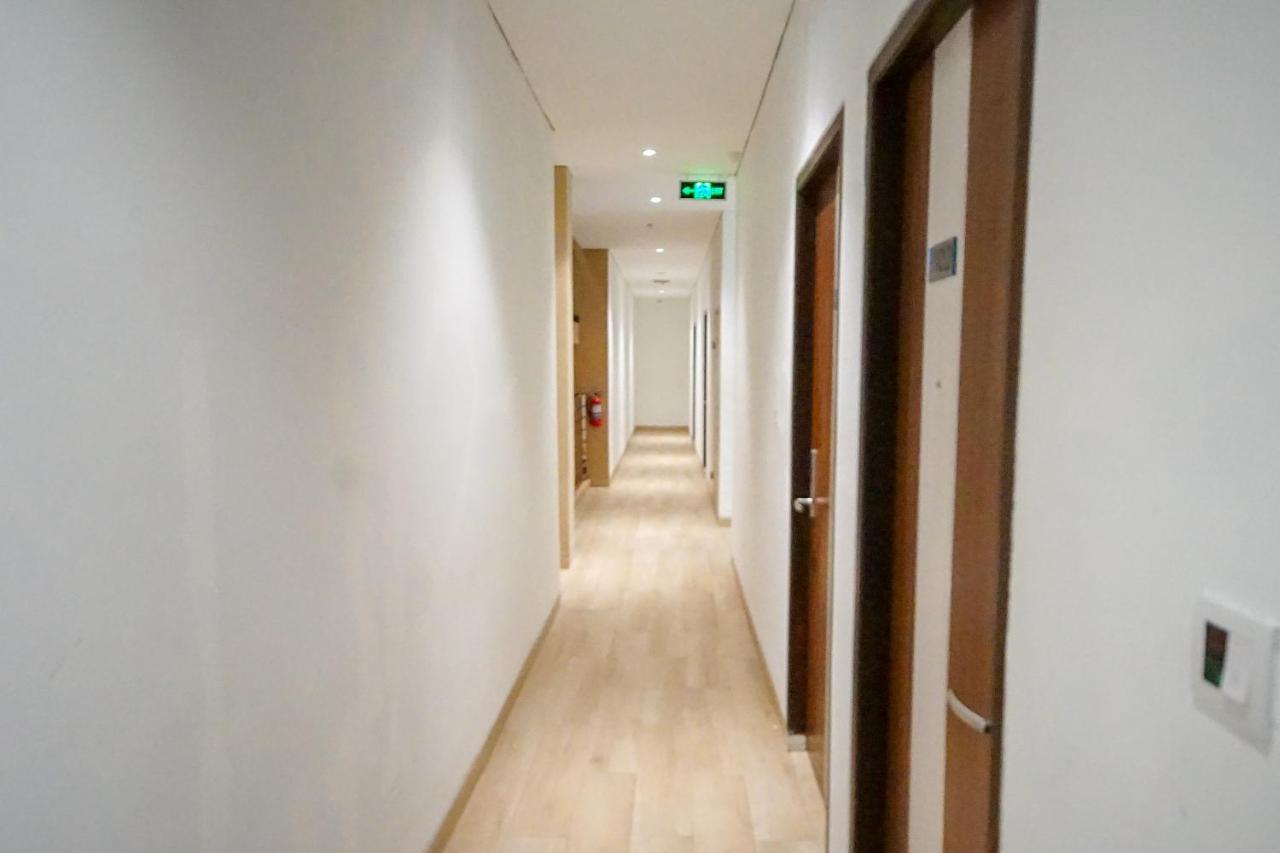 Oyo 344 Kr Hotel Palembang Zewnętrze zdjęcie