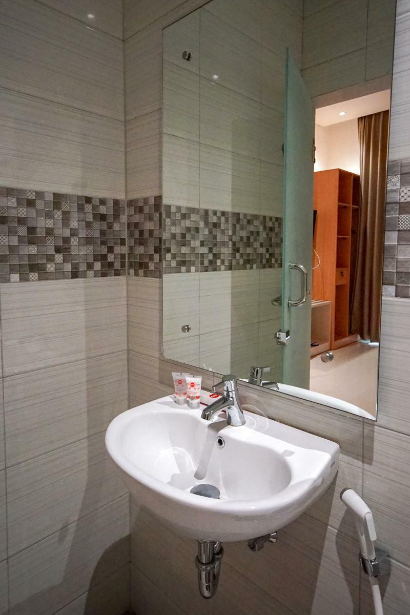 Oyo 344 Kr Hotel Palembang Zewnętrze zdjęcie