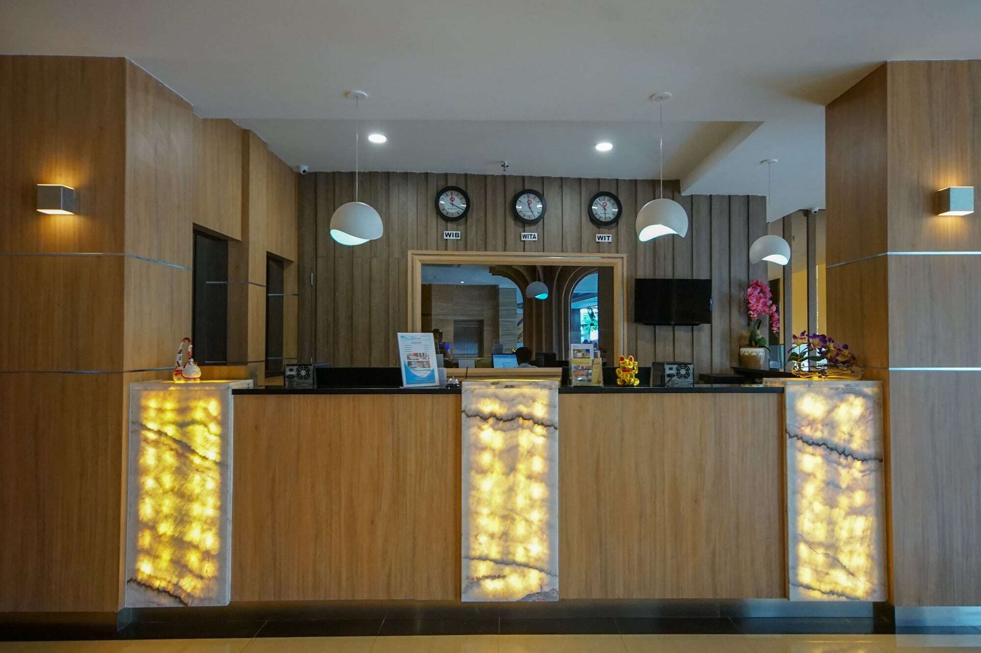 Oyo 344 Kr Hotel Palembang Zewnętrze zdjęcie