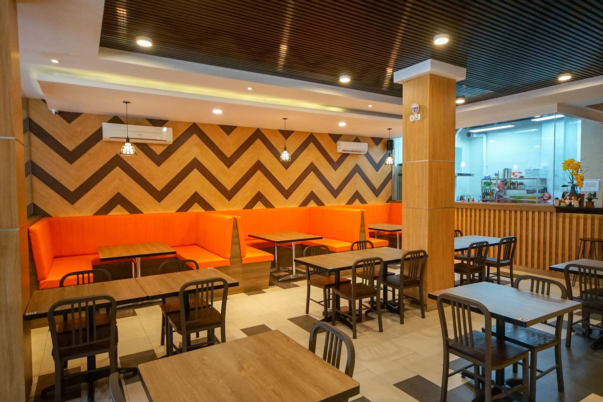 Oyo 344 Kr Hotel Palembang Zewnętrze zdjęcie